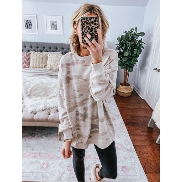 Aerie Camo Oversized Sweatshirt Loungewear Cream Tan Size XS Casual - Picture 1 of 9